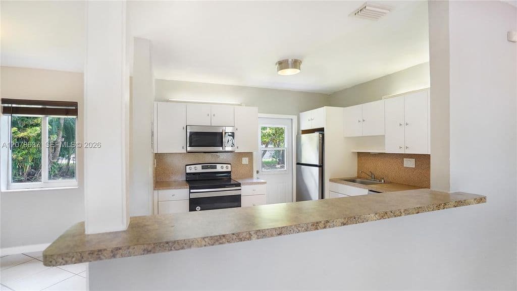 3-bedroom Single-Family Home — 903 NE 2nd St