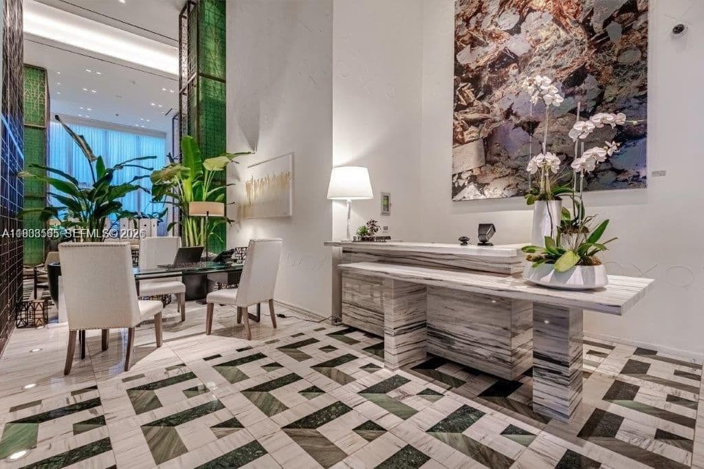 3-bedroom Condo — 801 S Miami Ave Unit 4204