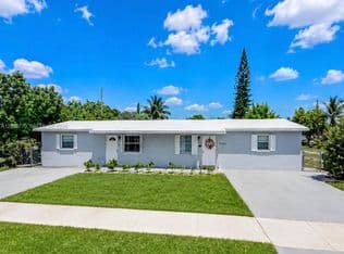 4-bedroom Single-Family Home — 5901 Garfield St, Hollywood, 33021