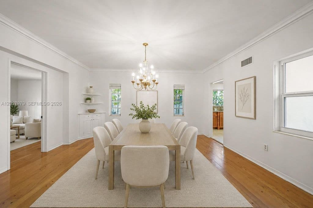 4+1 Müstakil ev — 5842 Alton Rd