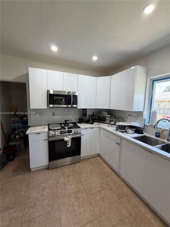 2-bedroom Single-Family Home — 5525 NW 5th Ct