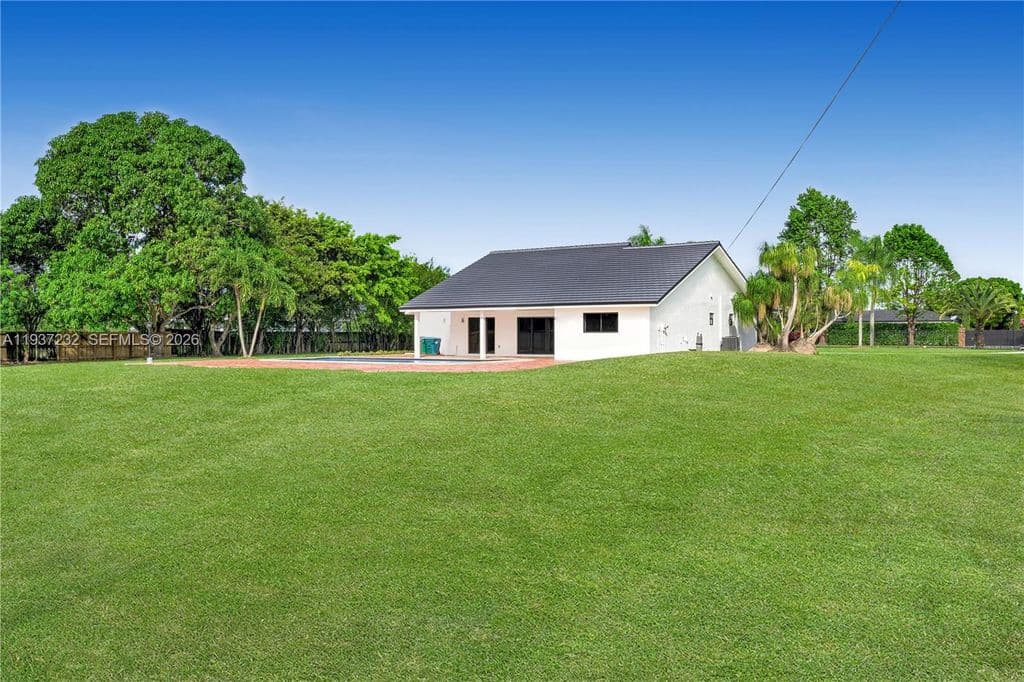 4+1 Müstakil ev — 21360 SW 236th St