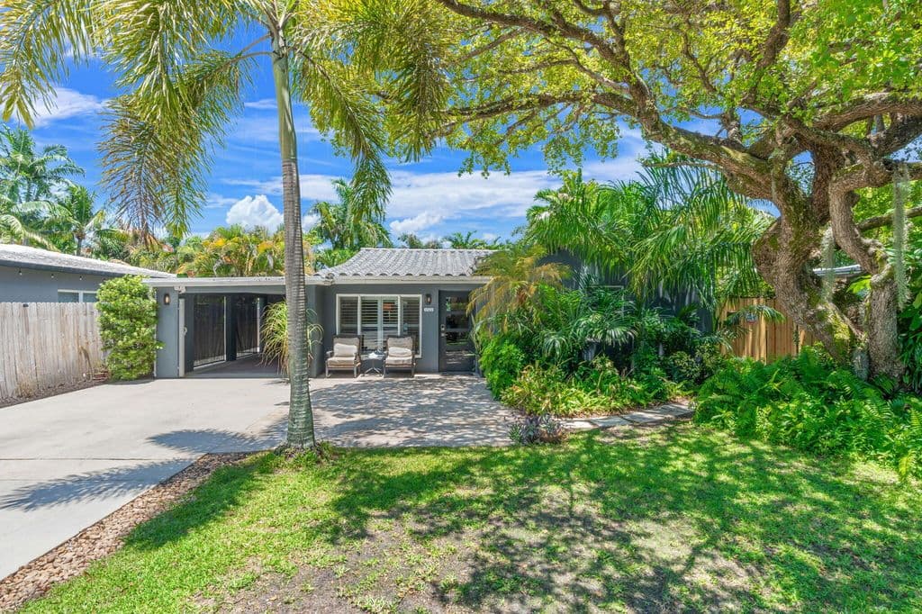 4-bedroom Single-Family Home — 1522 NE 17th Terrace