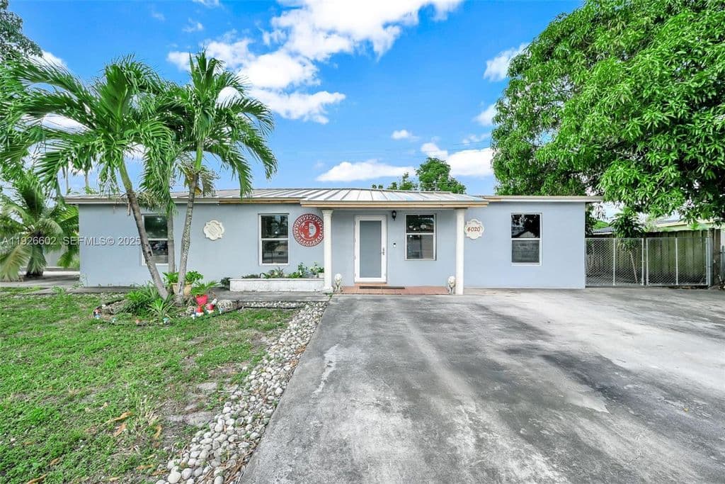 4+1 Müstakil ev — 4020 E 10th Ave