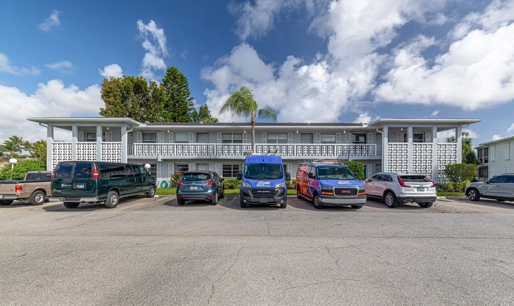 2+1 Condo — 2901 SW 15th Street #102