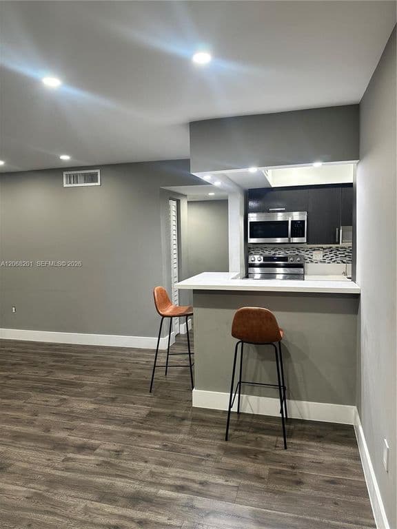 2+1 Condo — 9449 SW 76th St APT T5