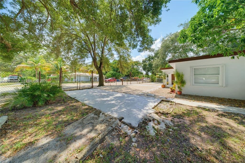 3-bedroom Single-Family Home — 2101 NW 93rd Ter