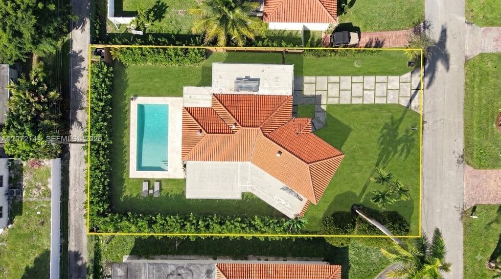 3+1 Müstakil ev — 10650 NE 11th Ct