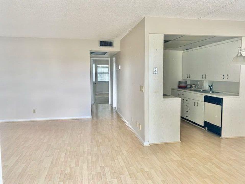2-bedroom Condo — 3063 Ainslie D