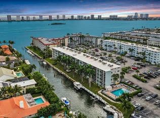 1-bedroom Condo — 109 Paradise Harbour Boulevard #409, North Palm Beach, 33408