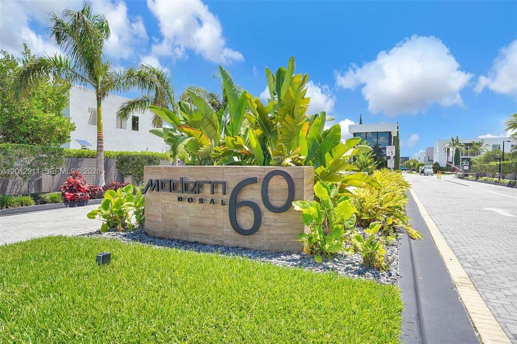 6+1 Müstakil ev — 7509 NW 99th Ave