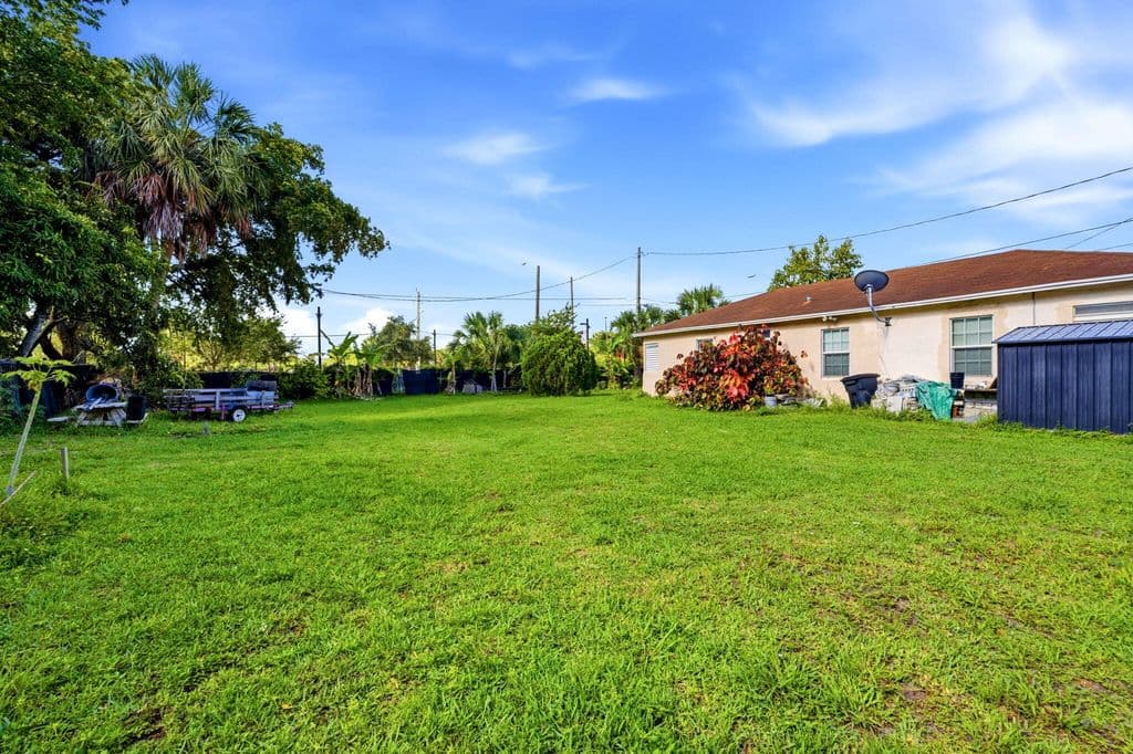 4-bedroom Single-Family Home — 823 Doctor Martin Luther King Junior Boulevard #823