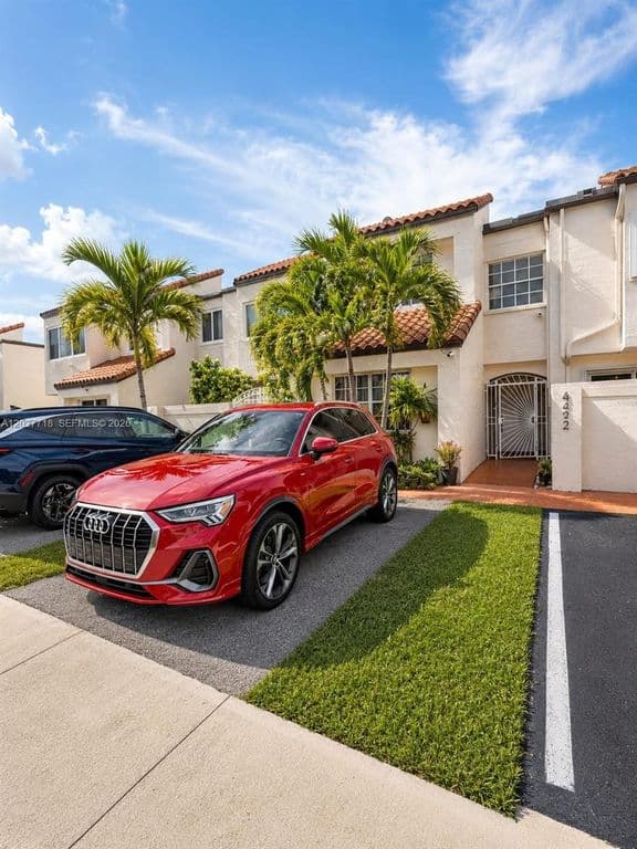 2+1 Mülk — 6492 SW 129th Ave