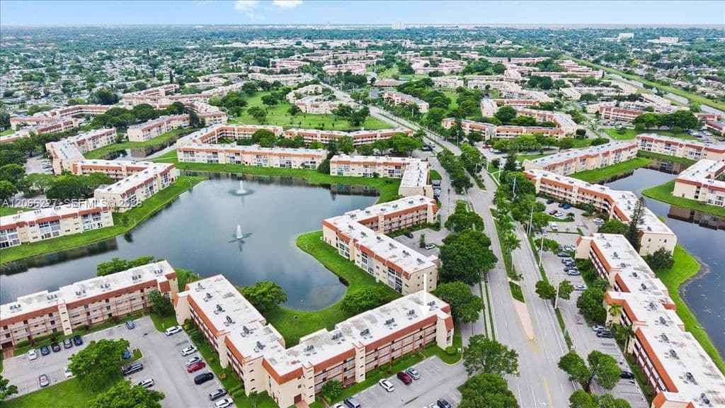 2-bedroom Condo — 2911 N Pine Island Rd APT 311