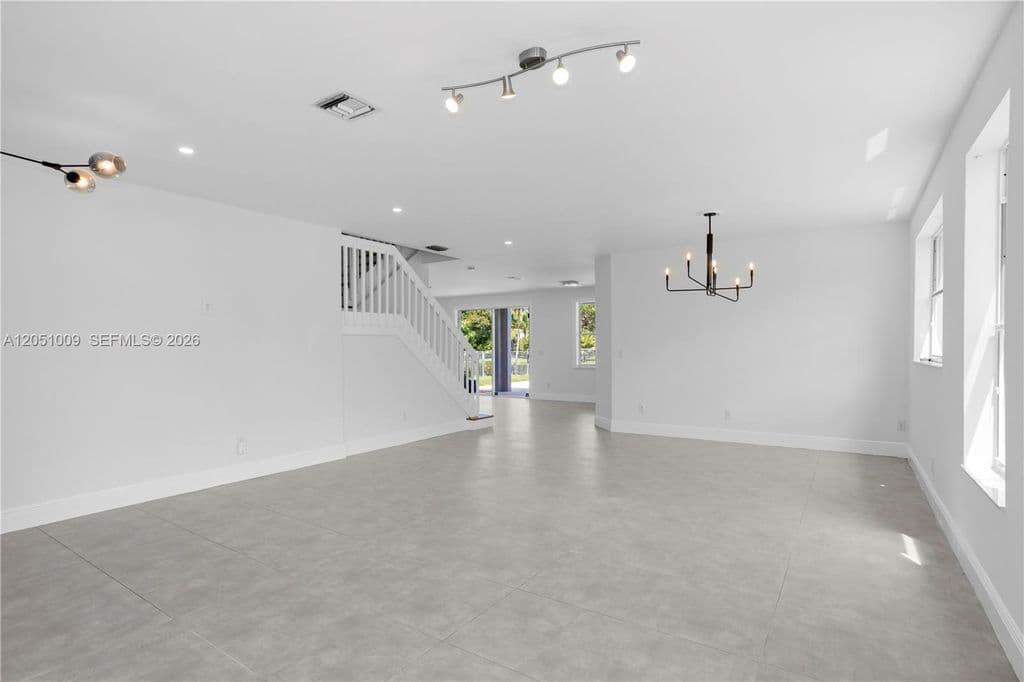 5-bedroom Single-Family Home — 4303 Diamond Row