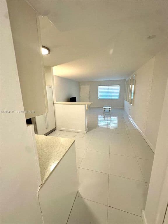 1+1 Condo — 1120 102nd St APT 4
