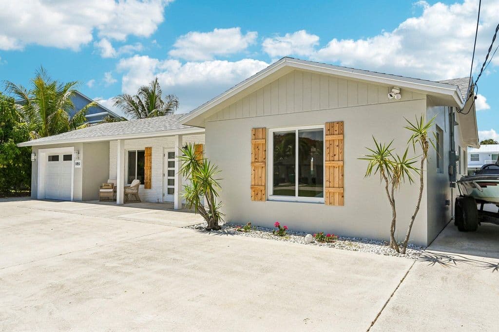 3-bedroom Single-Family Home — 1051 SW 25th Avenue