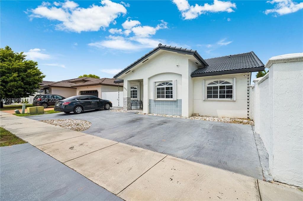 4+1 Müstakil ev — 2902 SW 136th Ct