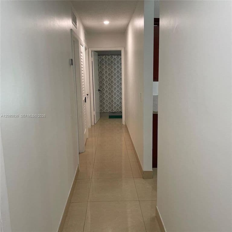 4+1 Müstakil ev — 14700 SW 151st Ter