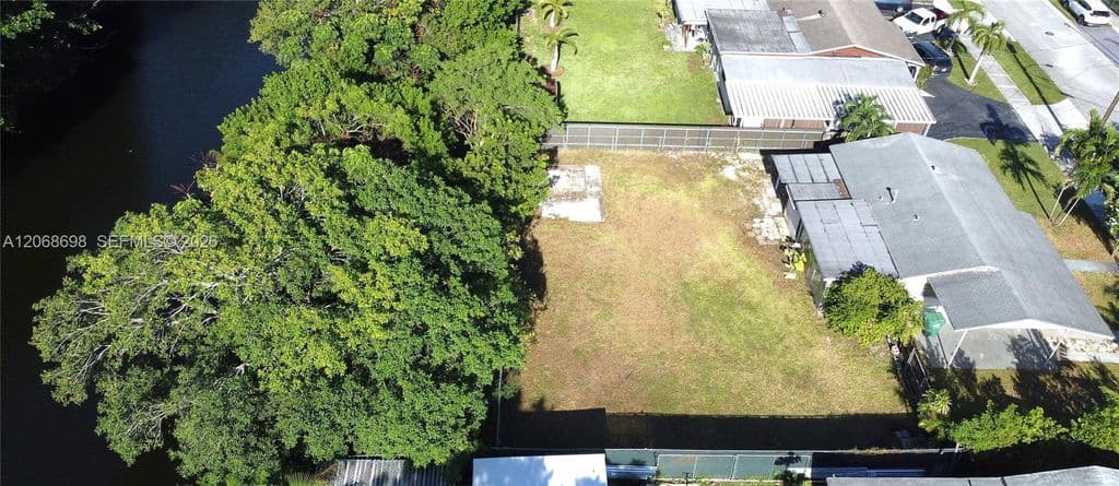 2-bedroom Single-Family Home — 11935 SW 37th St