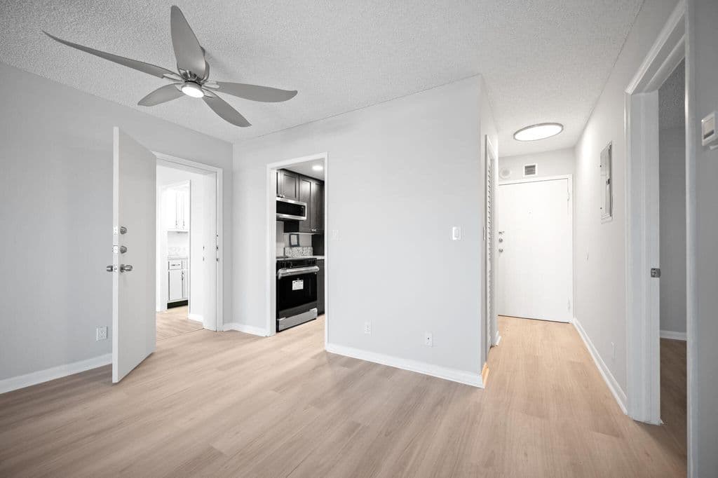 2-bedroom Condo — 900 NE 18th Avenue #1407