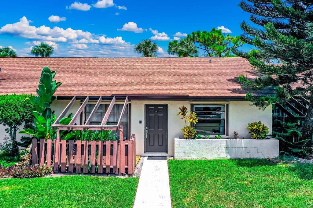 3-bedroom Condo — 39 Vía De Casas Norte