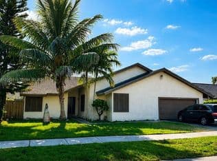 4+1 Müstakil ev — 9712 SW 133rd Pl, Miami, 33186