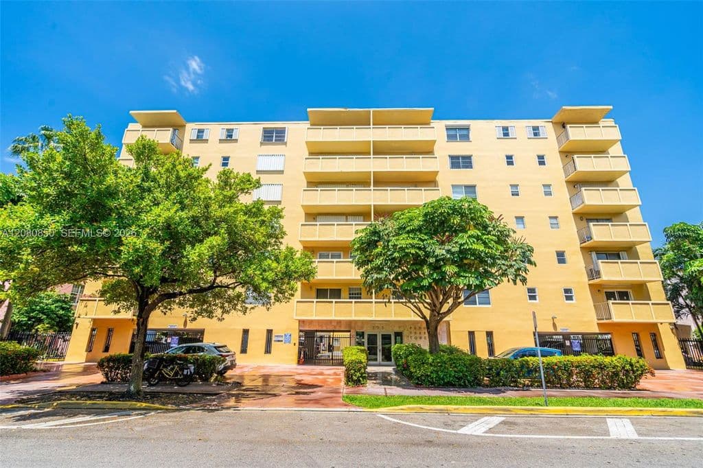 1+1 Condo — 730 Pennsylvania Ave APT 705