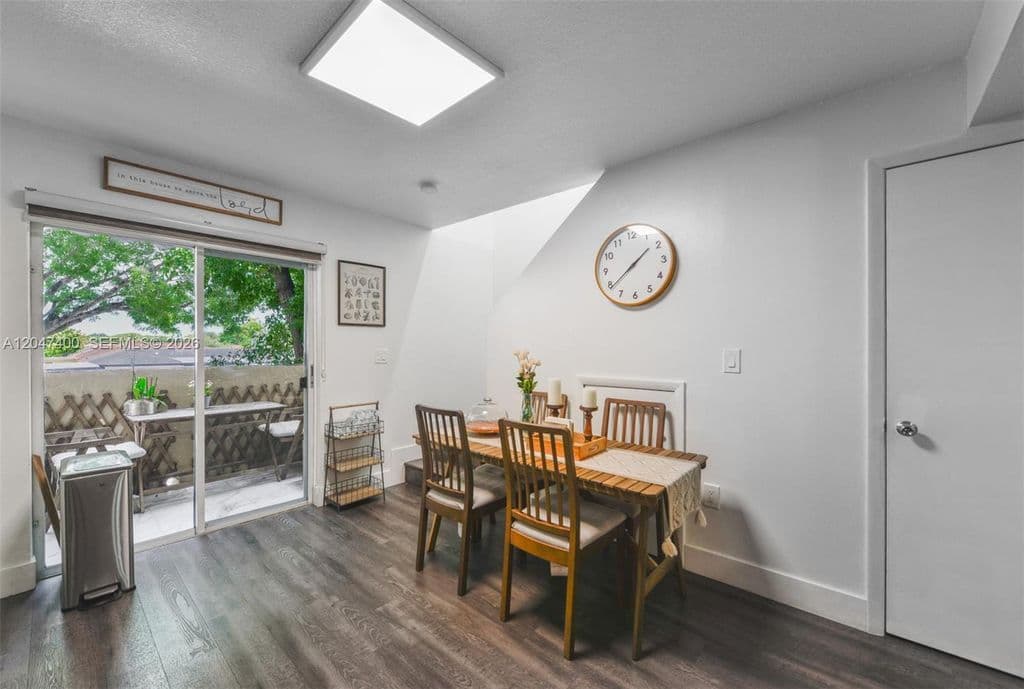 2-bedroom Condo — 14901 SW 82nd Ter #1205