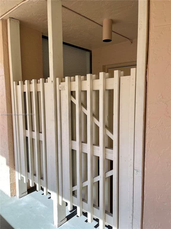 2-bedroom Condo — 6800 Cypress Rd APT 408