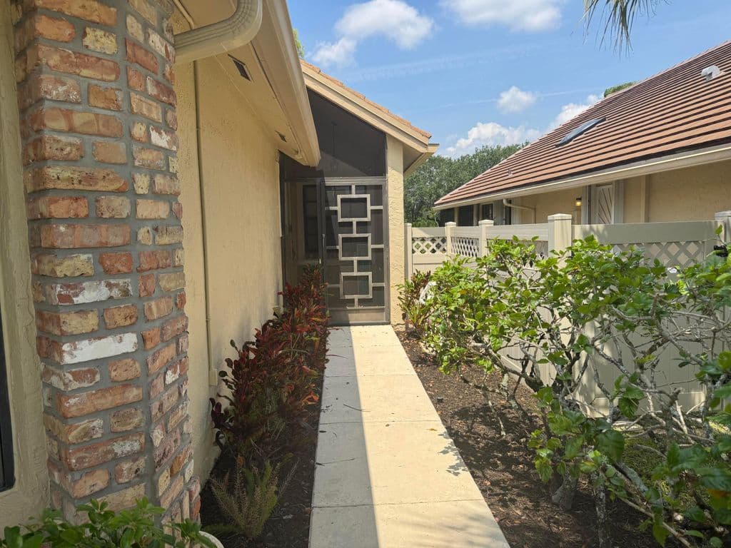 3-bedroom Single-Family Home — 6803 Bitterbush Place