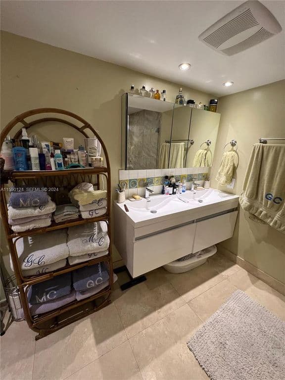 3-bedroom Condo — 2430 Brickell Avenue