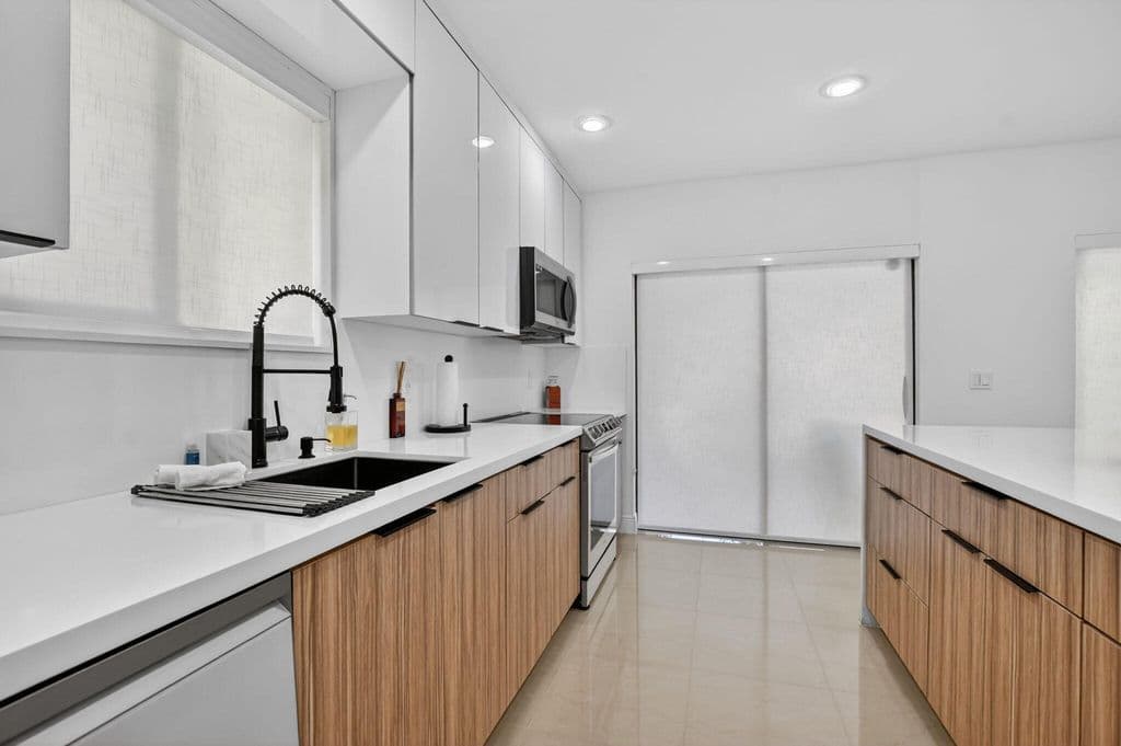 2-bedroom Condo — 6335 Longboat Lane W #E104