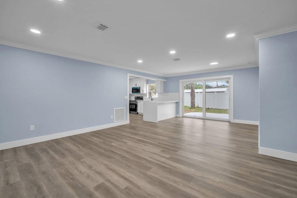 3-bedroom Single-Family Home — 4630 NE 5TH Terrace