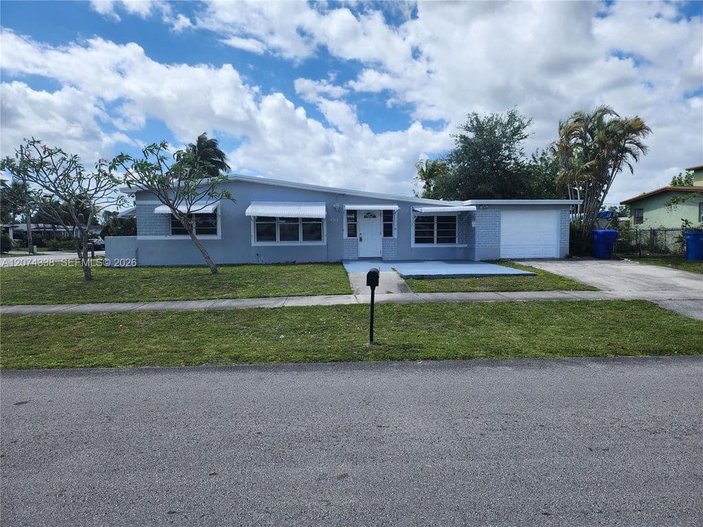 4-bedroom Single-Family Home — 4100 SW 36th St