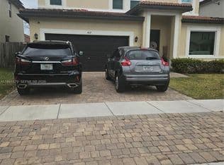 5-bedroom Single-Family Home — 4117 NE 21st St, Homestead, 33033