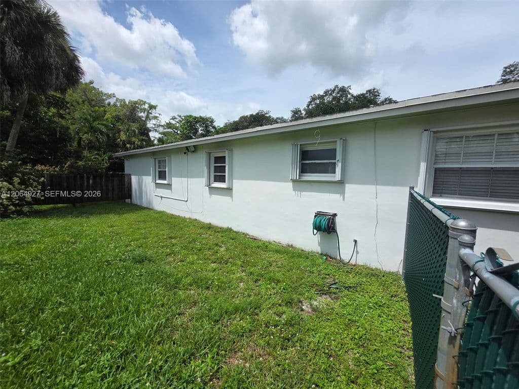 3-bedroom Single-Family Home — 4020 SW 2nd St