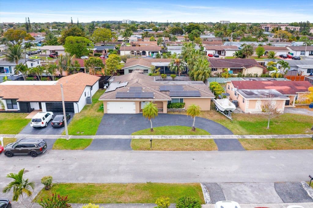 4-bedroom Single-Family Home — 10661 NW 27TH Court