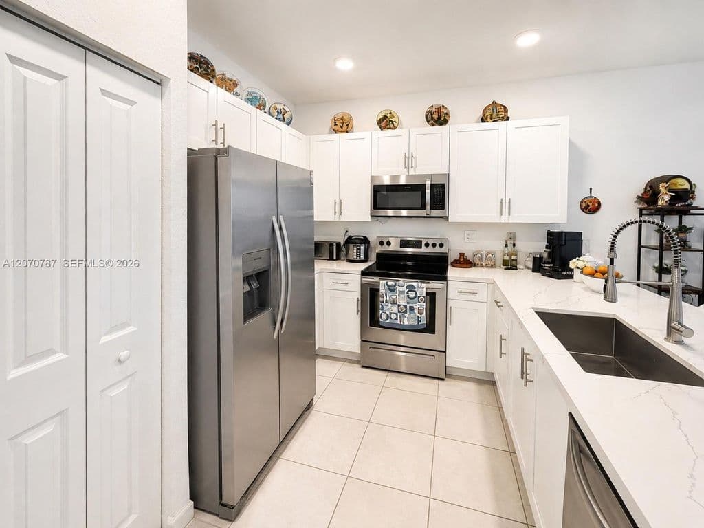 3+1 Mülk — 18324 SW 148th Rd