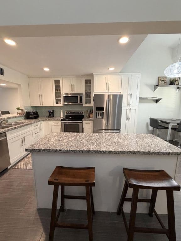 3-bedroom Property — 1400 NW 9th Avenue #D-28