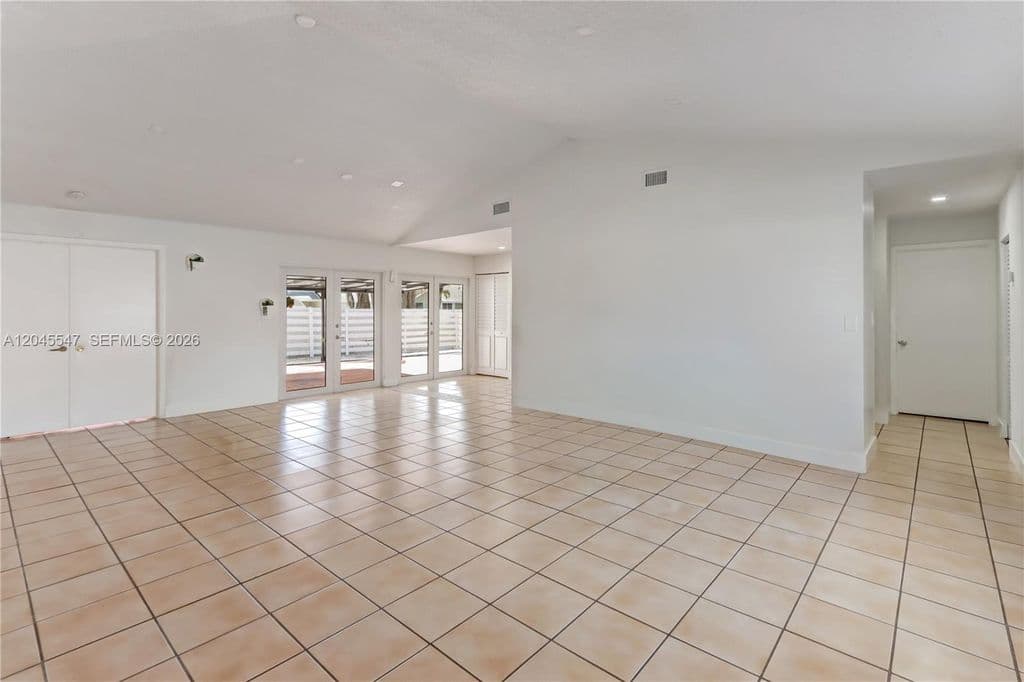 3-bedroom Single-Family Home — 10125 SW 139th Pl
