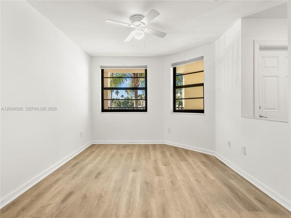 2+1 Condo — 7547 Fairfax Dr #210