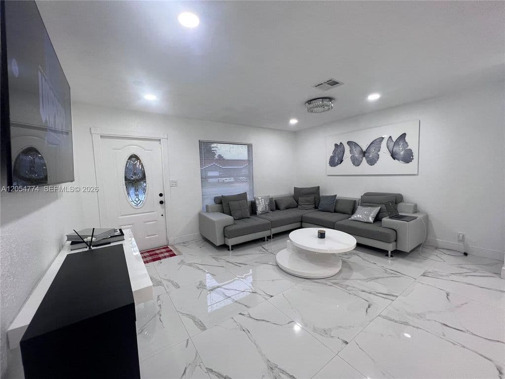 4+1 Müstakil ev — 2001 SW 85th Ave