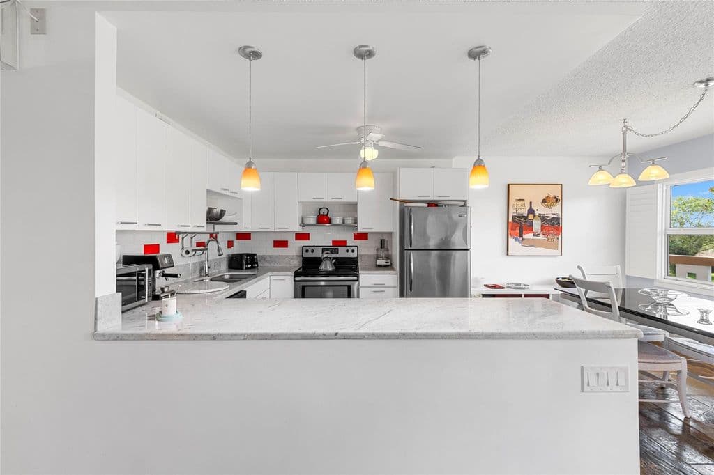 2+1 Condo — 4044 Ventnor O