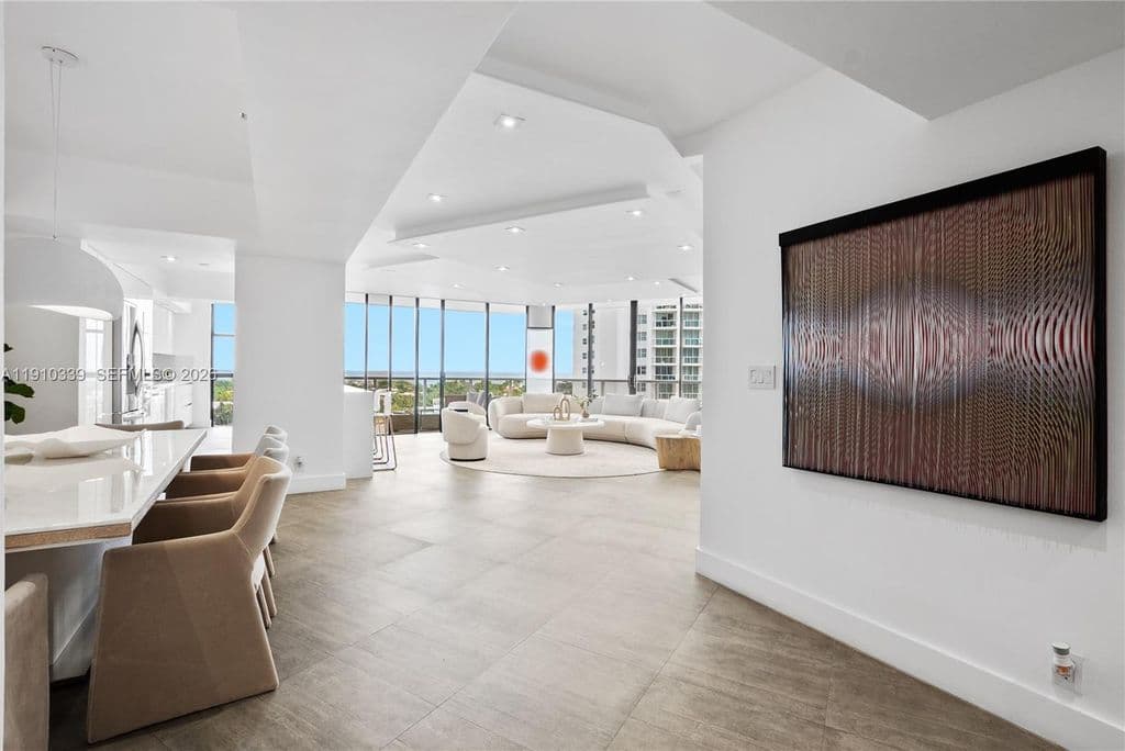 3-bedroom Condo — 20281 E Country Club Dr APT 808
