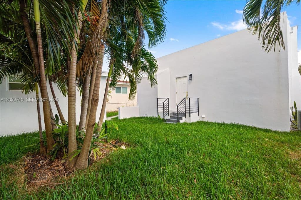 5-bedroom Single-Family Home — 1274 NW 55th Ter
