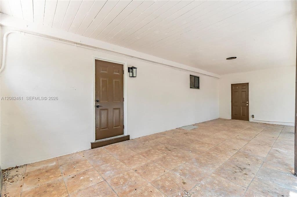 4+1 Müstakil ev — 3300 SW 40th Ave