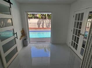 3+1 Müstakil ev — 8421 NW 8th St, Hollywood, 33024