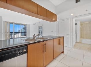 1-bedroom Condo — 1750 N Bayshore Dr APT 4011, Miami, 33132