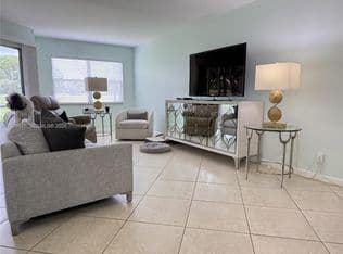 1-bedroom Condo — 500 SW 130th Ter APT 110A, Pembroke Pines, 33027